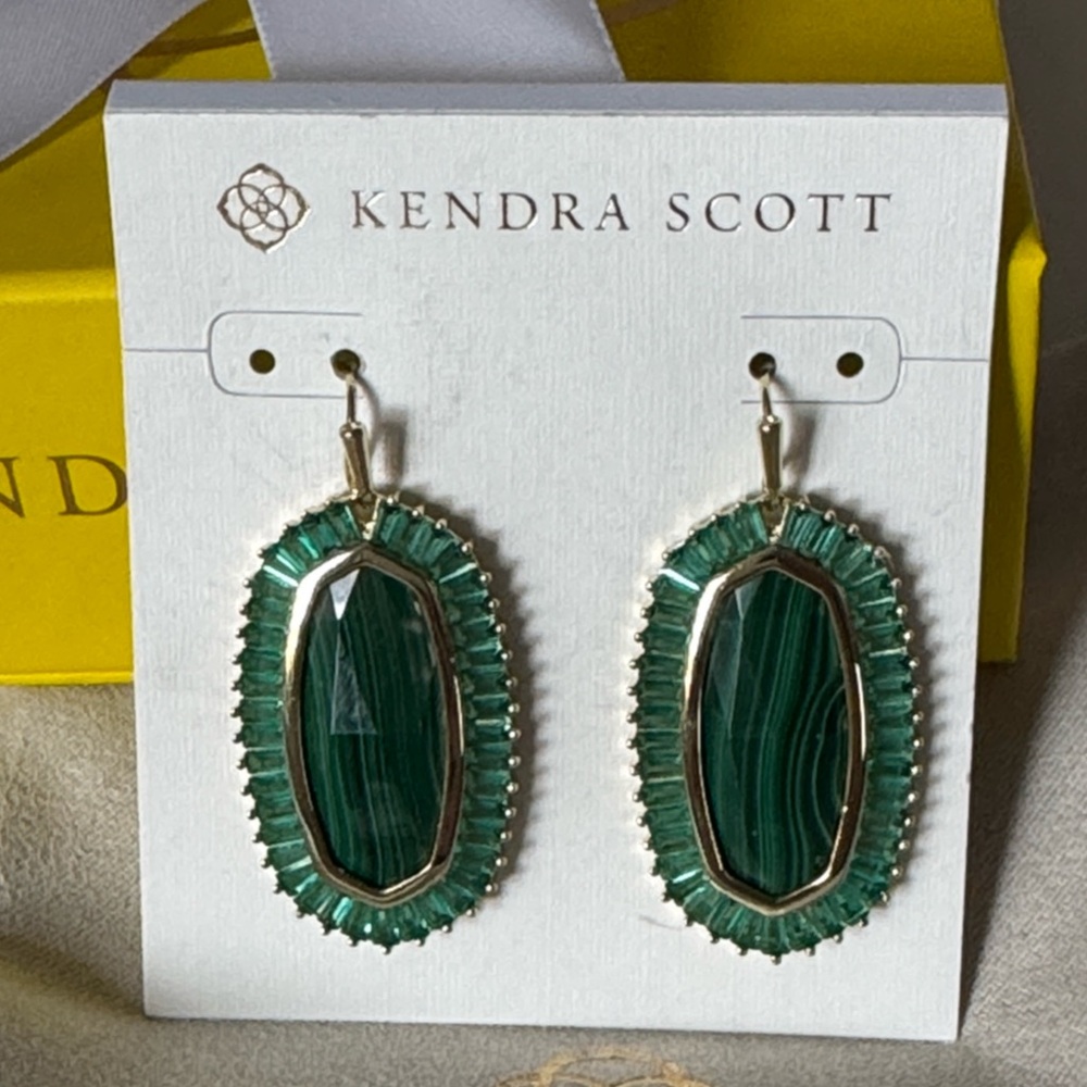 Kendra Scott Baguette Elle Drop Earrings In Gold Emerald Green Mix